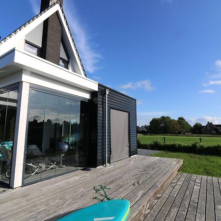 Peaceful Villa On The Water In Stavoren Exteriör bild